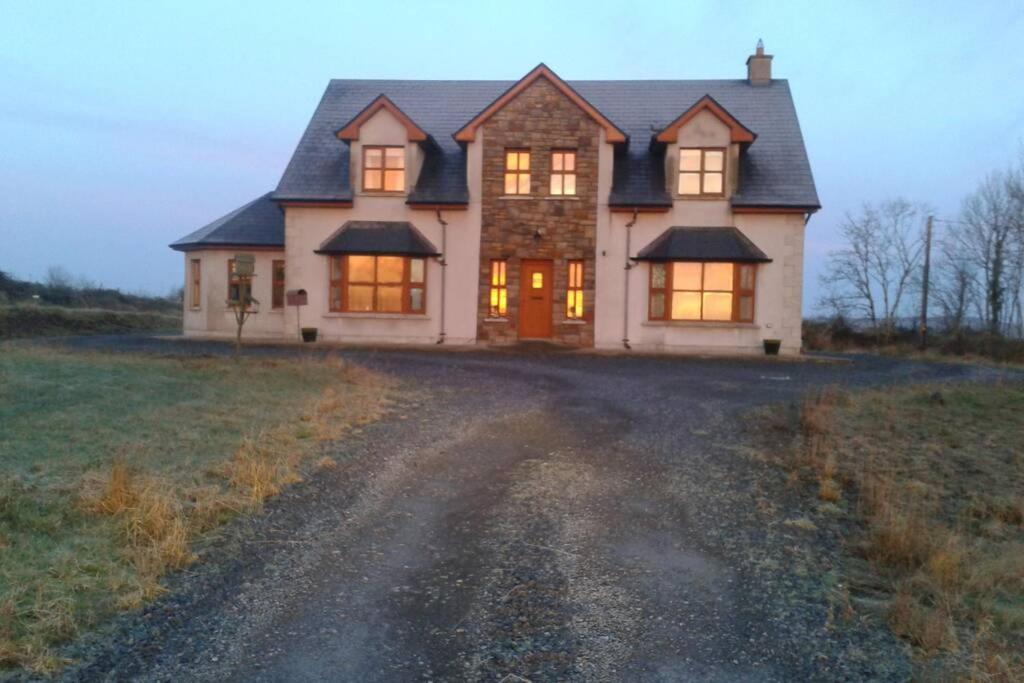 Annies Meadow. Villa Knock  Luaran gambar