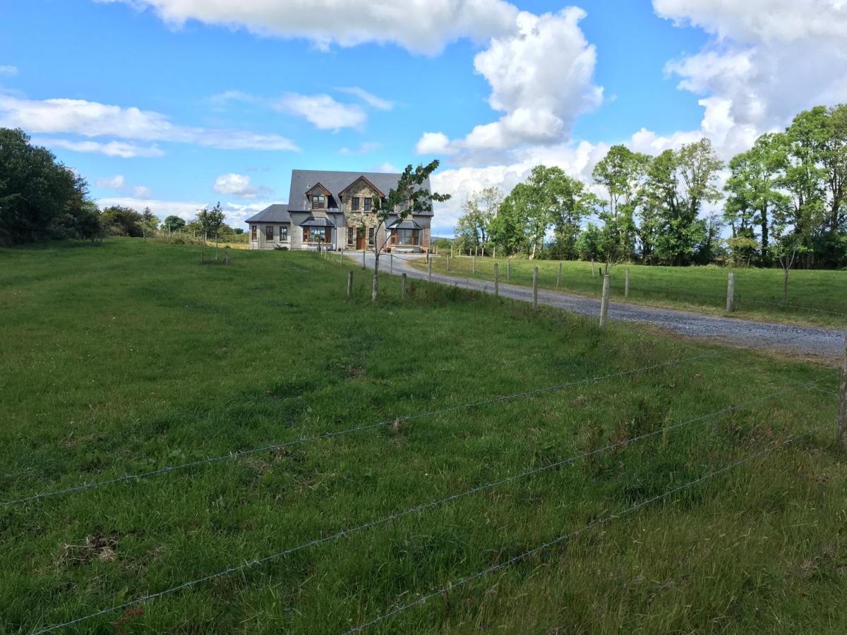Annies Meadow. Villa Knock  Luaran gambar